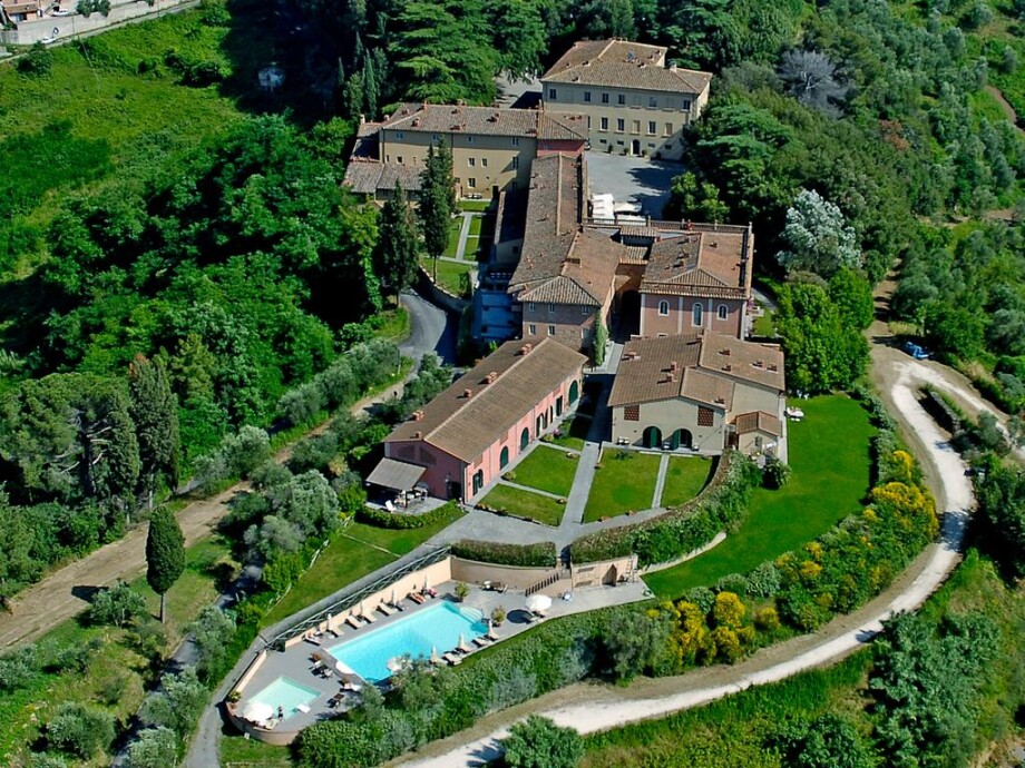 BORGO DI COLLEOLI RESORT