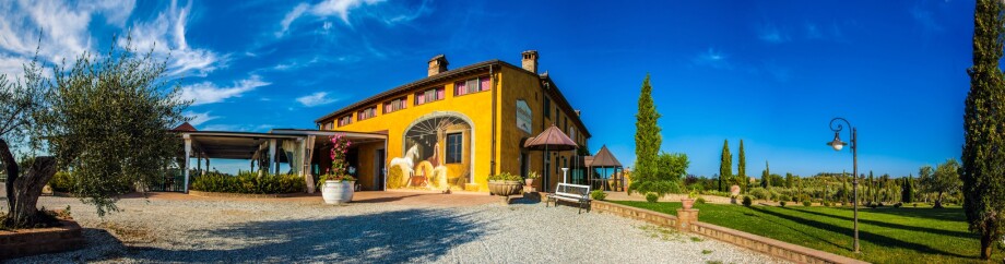 COLLEOLI FARM HOUSE